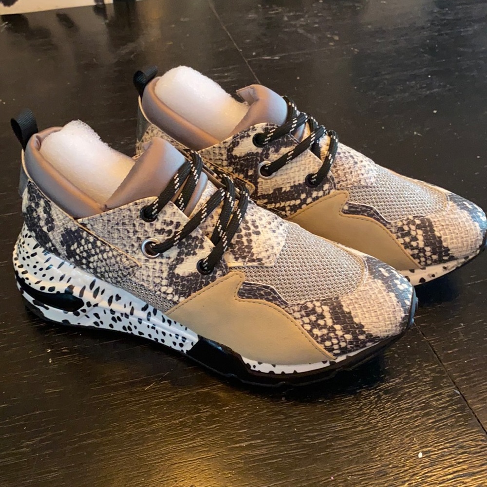 Never worn Steve Madden Sneakers